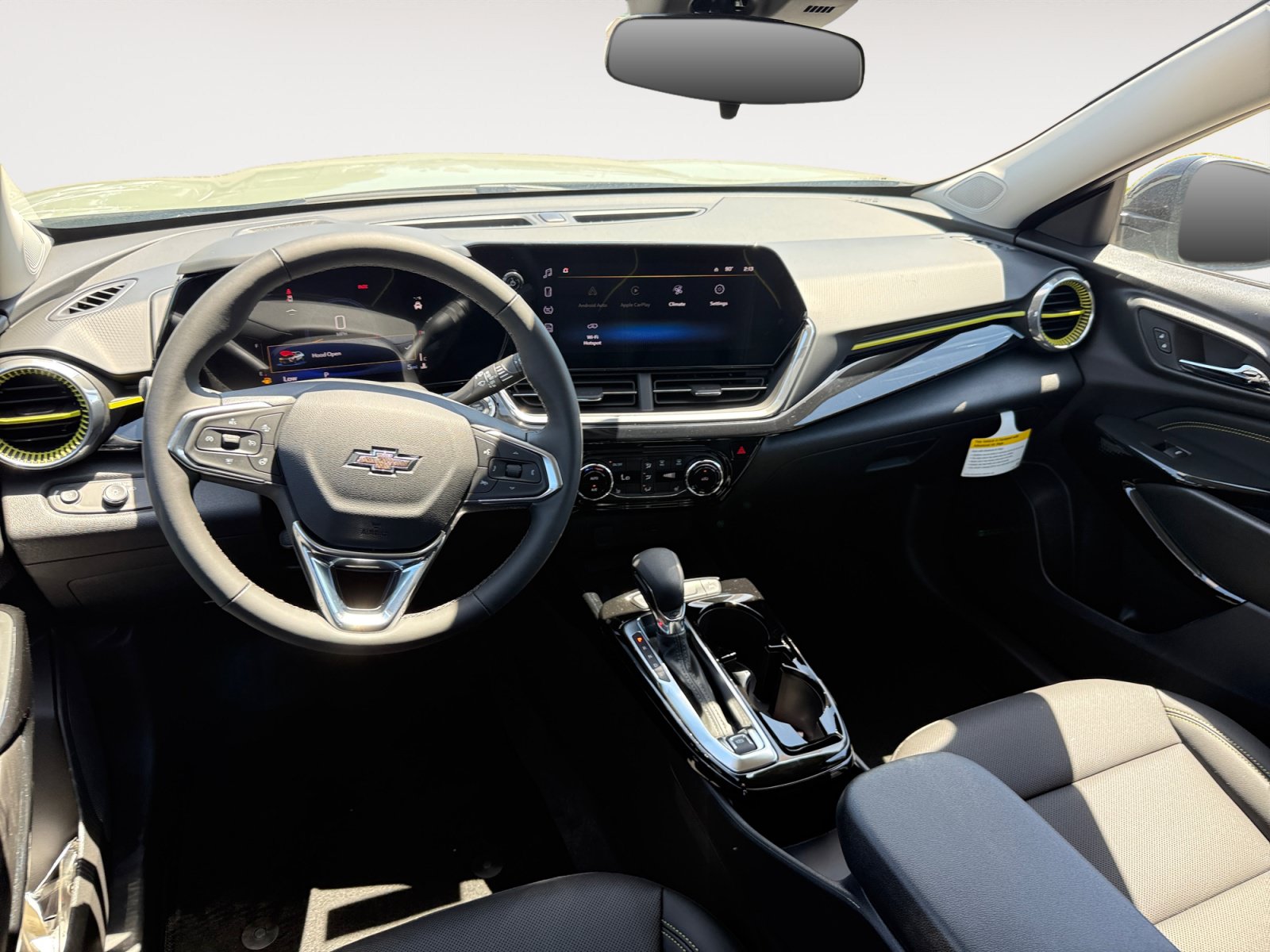 New 2026 Chevrolet Trax ACTIV w/ Sunroof Package FWD image 15