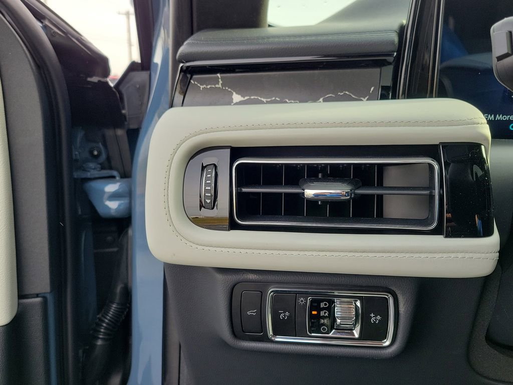 New 2026 Lincoln Aviator Black Label w/ Dynamic Handling Package image 22