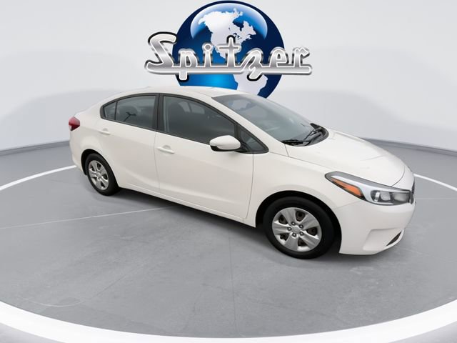 Used 2017 Kia Forte LX image 2