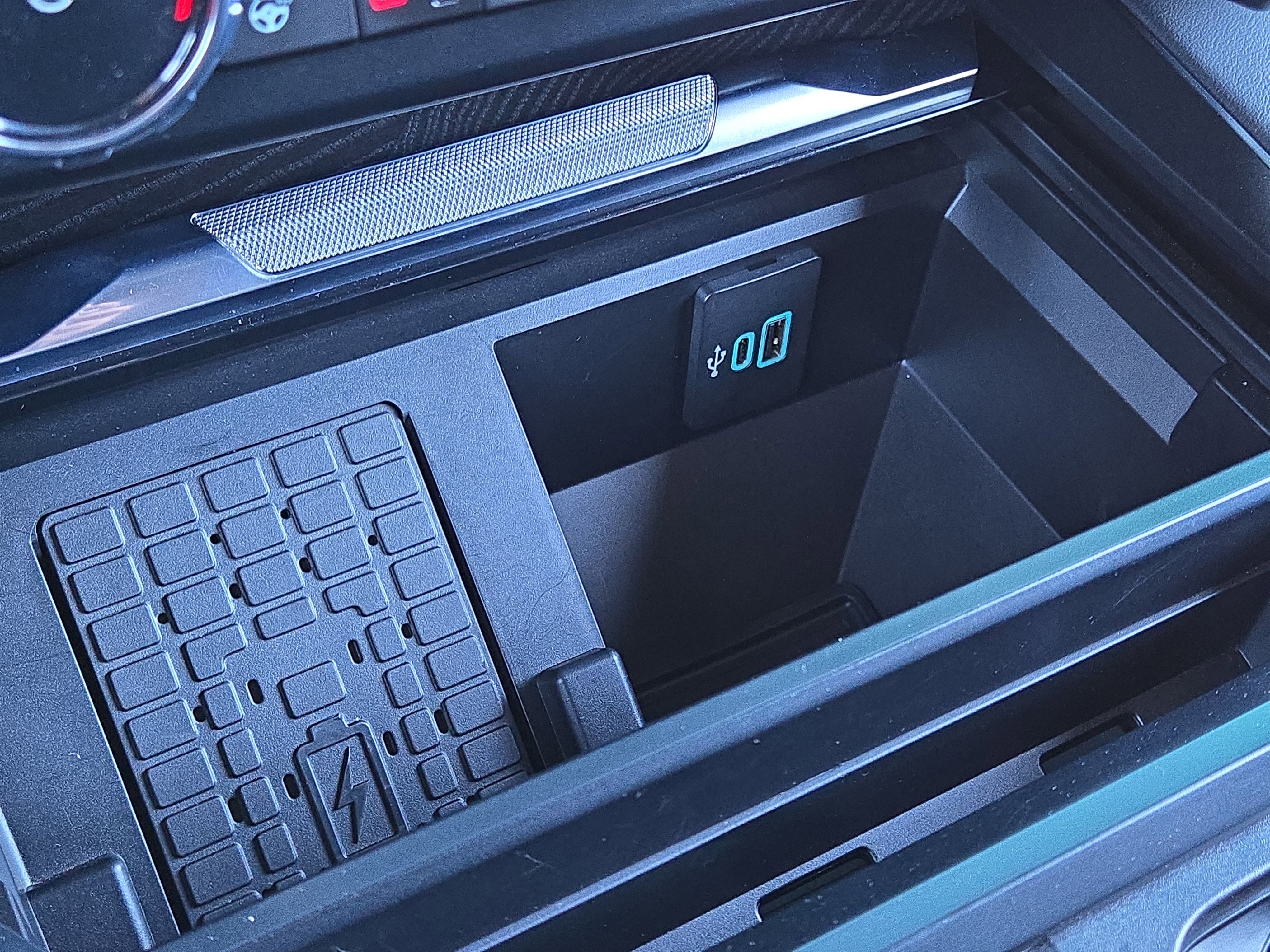 Used 2023 Ford F450 Platinum w/ FX4 Off-Road Package image 36