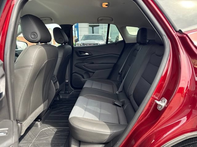 Used 2024 Chevrolet Trax LT w/ Driver Confidence Package FWD image 12