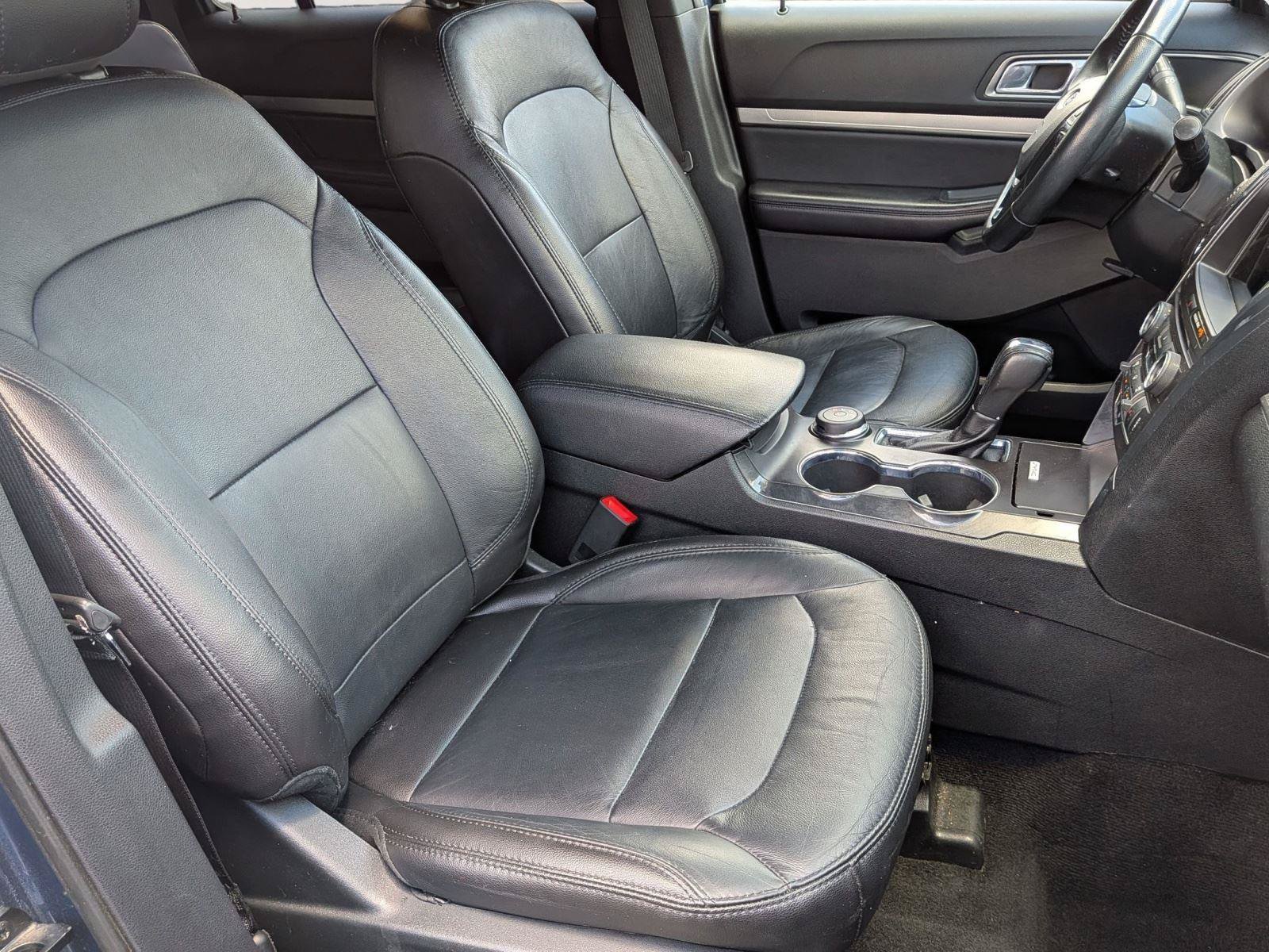 Used 2018 Ford Explorer XLT w/ Equipment Group 202A AWD/4WD image 62
