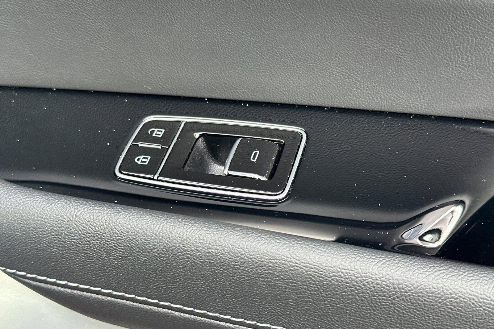 Used 2026 Cadillac Vistiq Sport w/ LPO, Floor Liner Package image 22