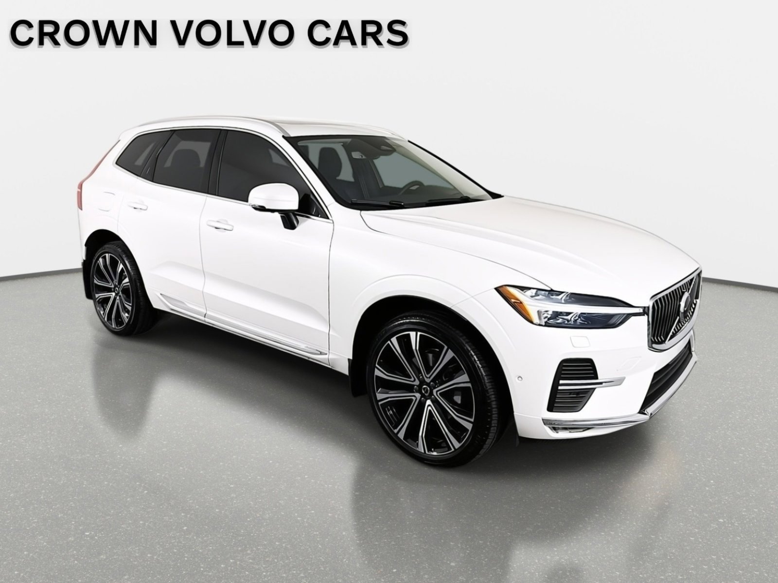 Used 2023 Volvo XC60 B5 Ultimate w/ Climate Package FWD image 4