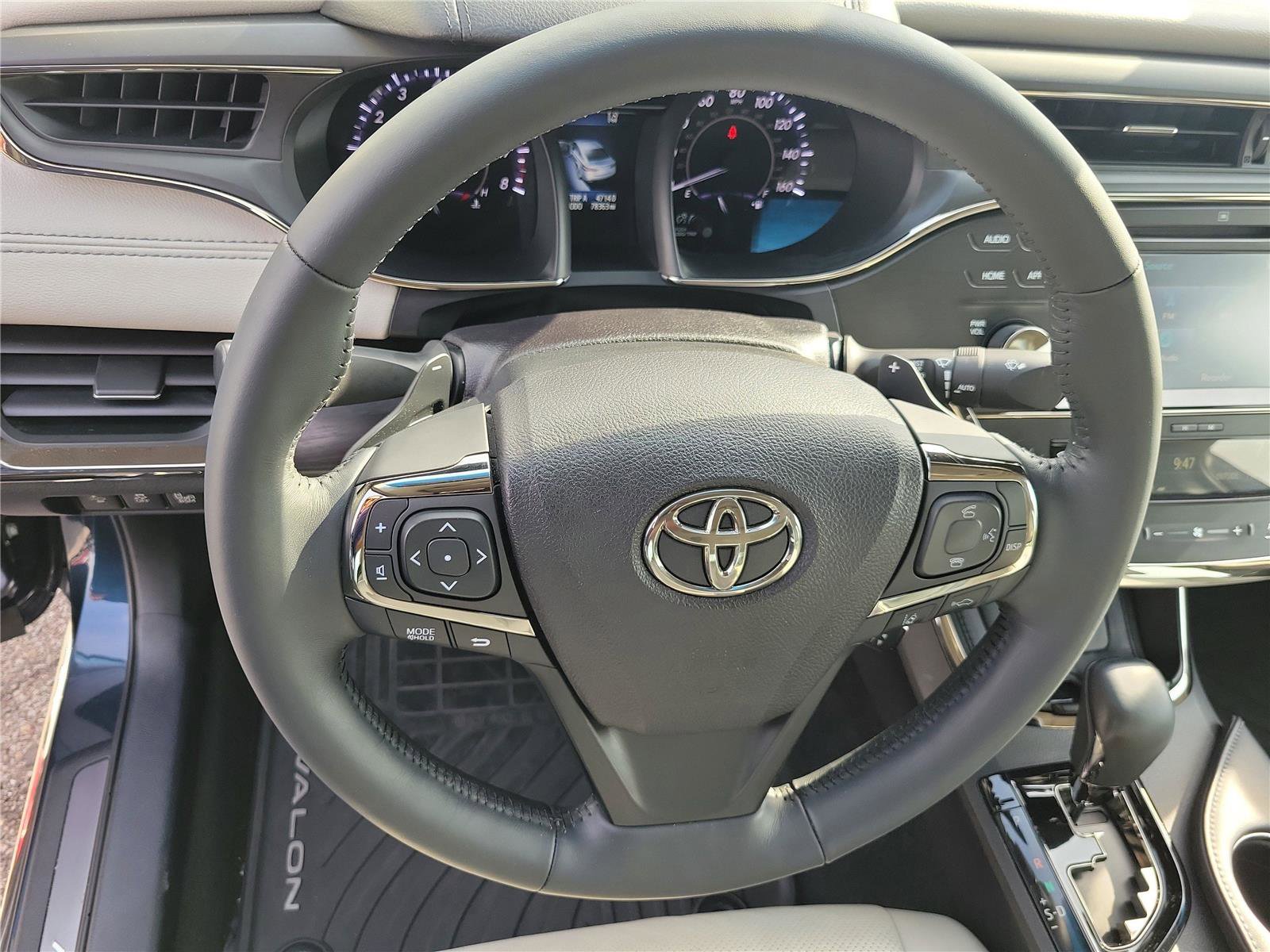 Used 2016 Toyota Avalon Limited w/ Toyota Safety Sense Package image 23