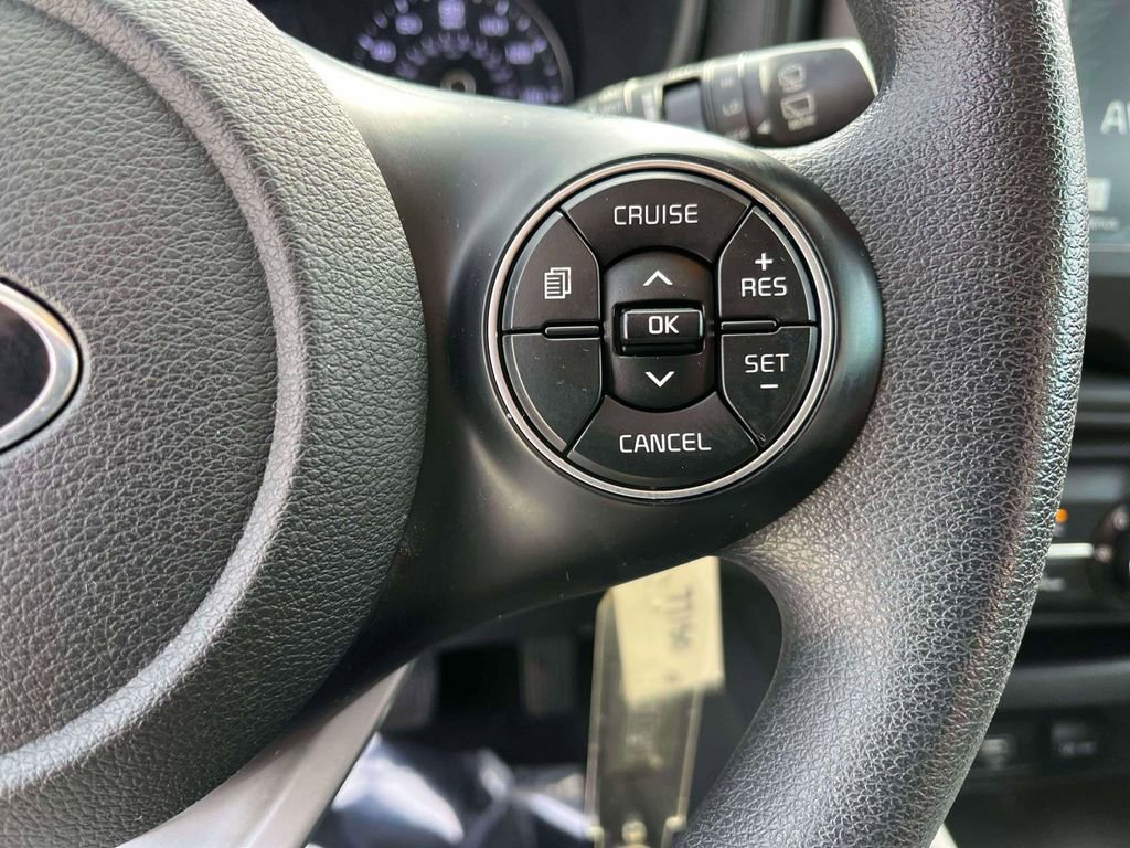 Used 2020 Kia Soul LX image 18