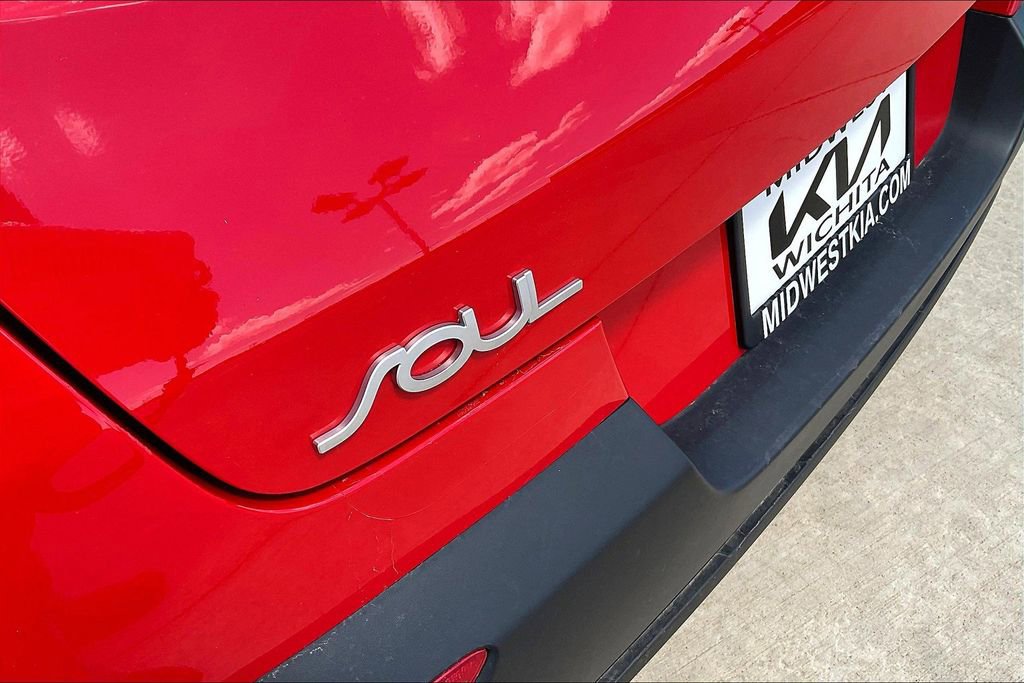 Certified 2022 Kia Soul LX w/ Technology Package image 8