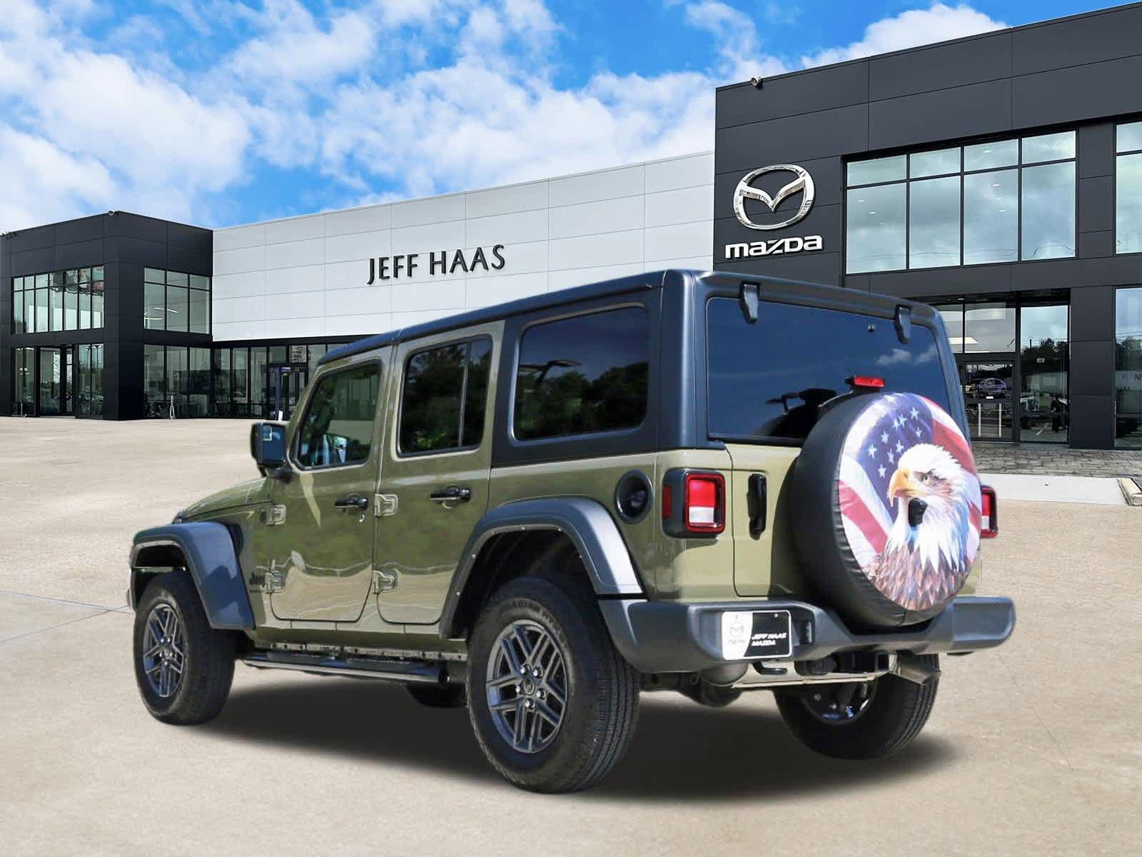 Used 2025 Jeep Wrangler Unlimited Sport AWD/4WD image 2