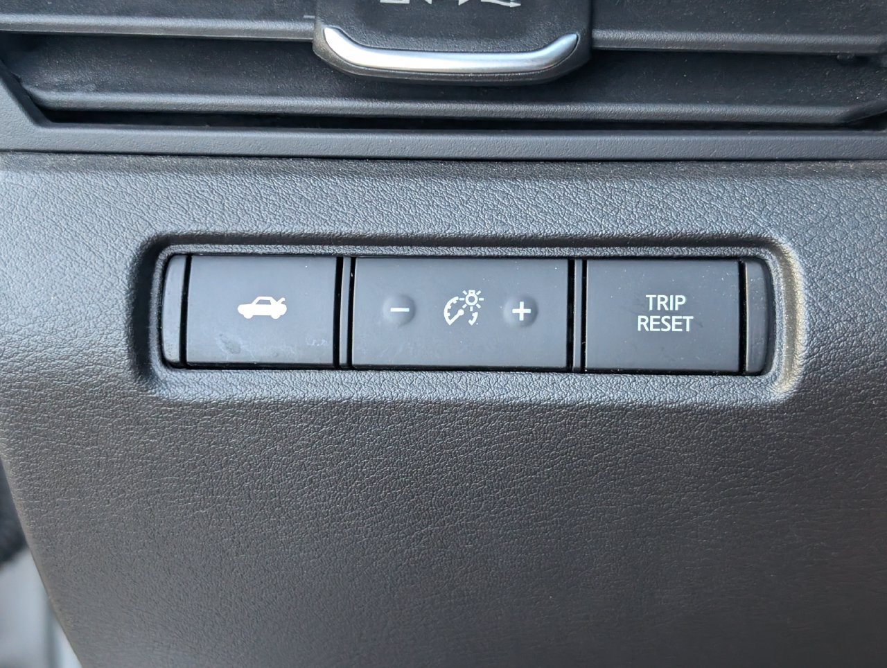 Used 2025 Nissan Altima 2.5 SR FWD image 23