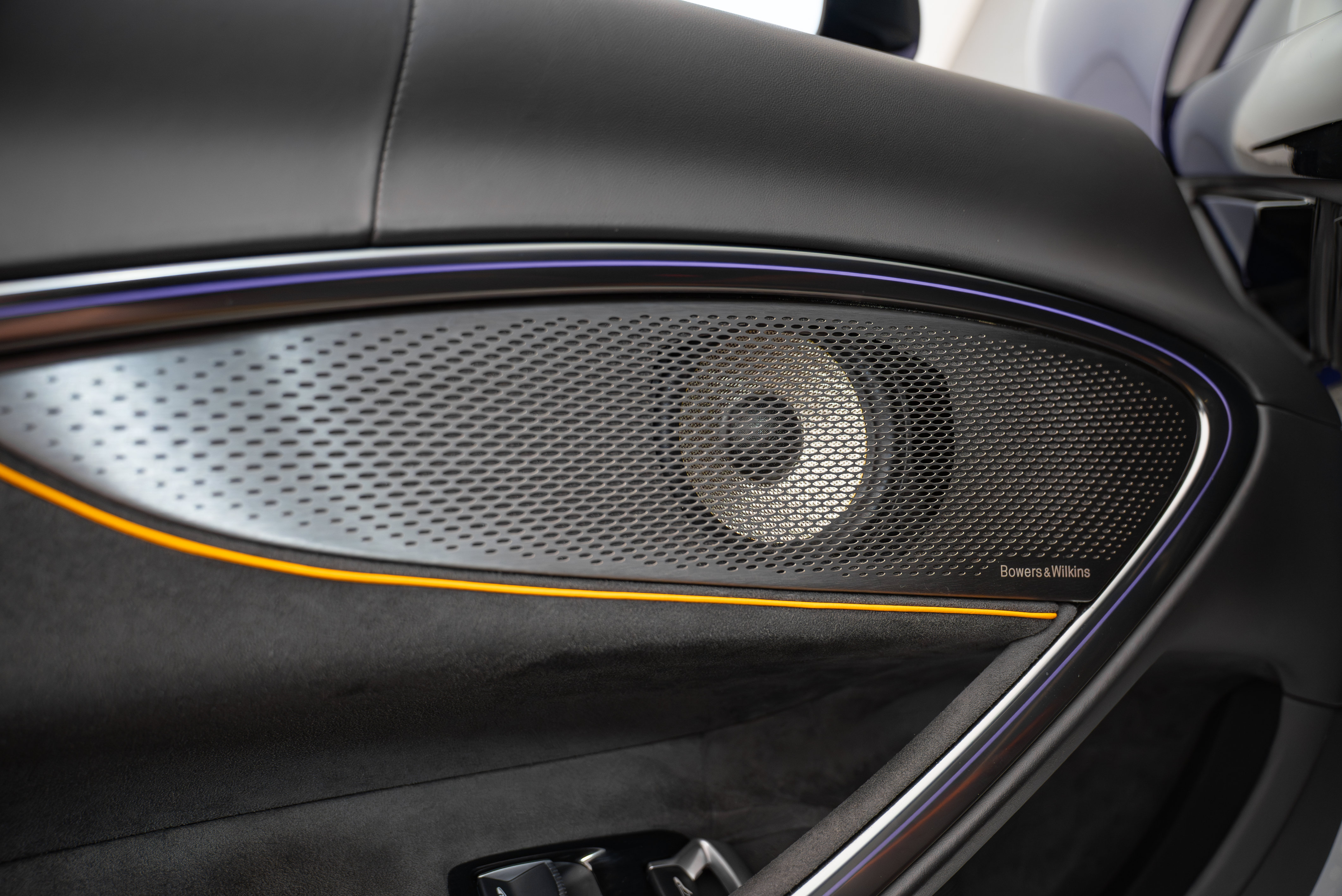 Used 2025 McLaren Artura Spider RWD image 20