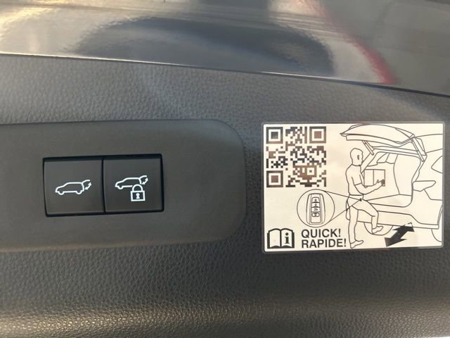 Used 2025 Toyota Crown Signia w/ Advanced Technology Package image 18