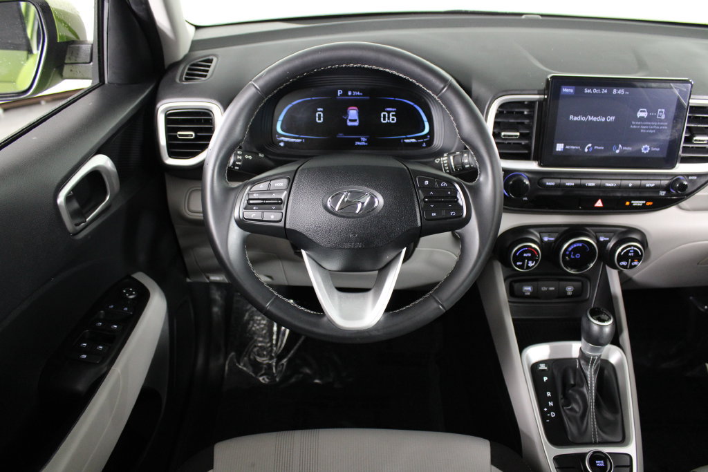 Certified 2024 Hyundai Venue SEL FWD image 8