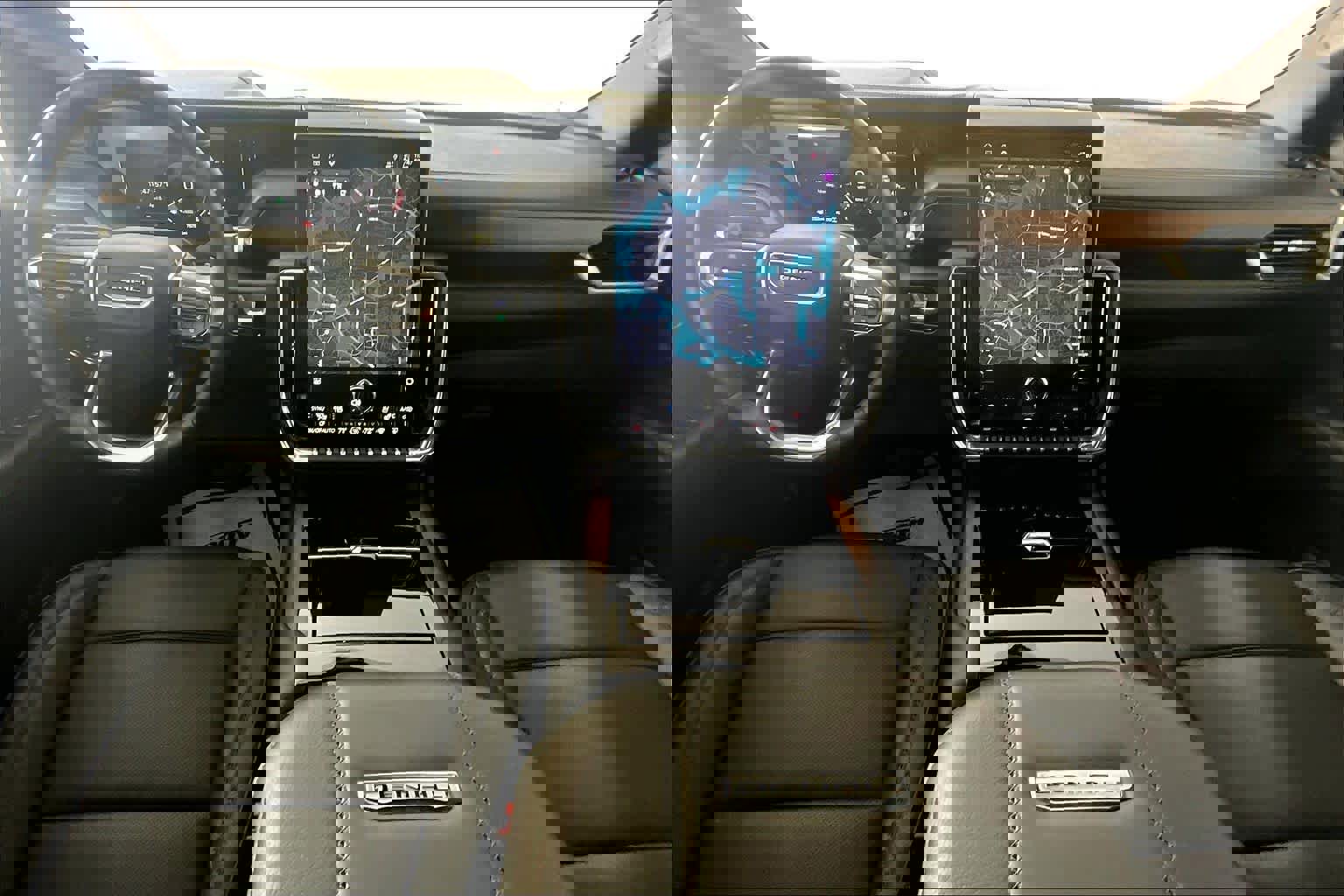 Used 2026 GMC Yukon Denali w/ Sun & Power Step Package image 16