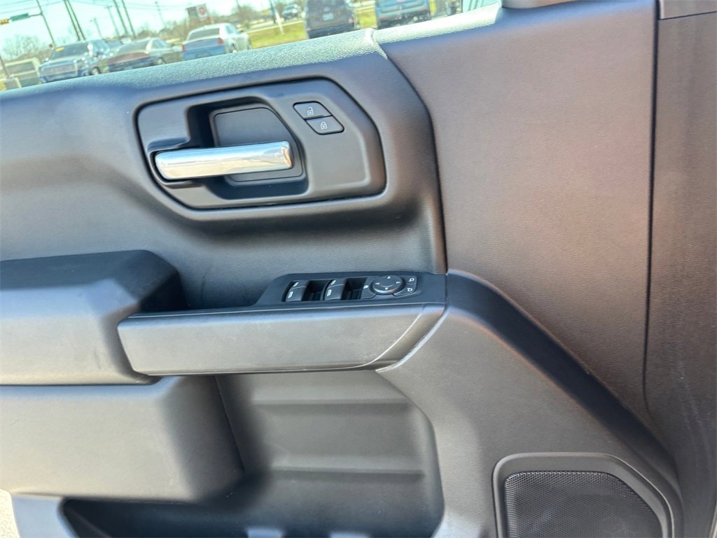 Used 2024 Chevrolet Silverado 1500 Custom image 22