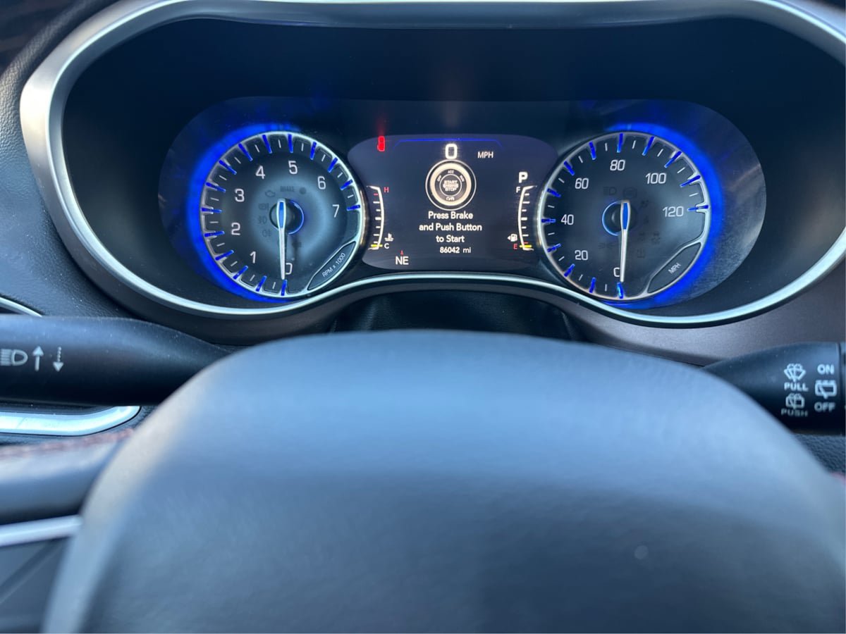 Used 2018 Chrysler Pacifica Touring-L Plus FWD image 39