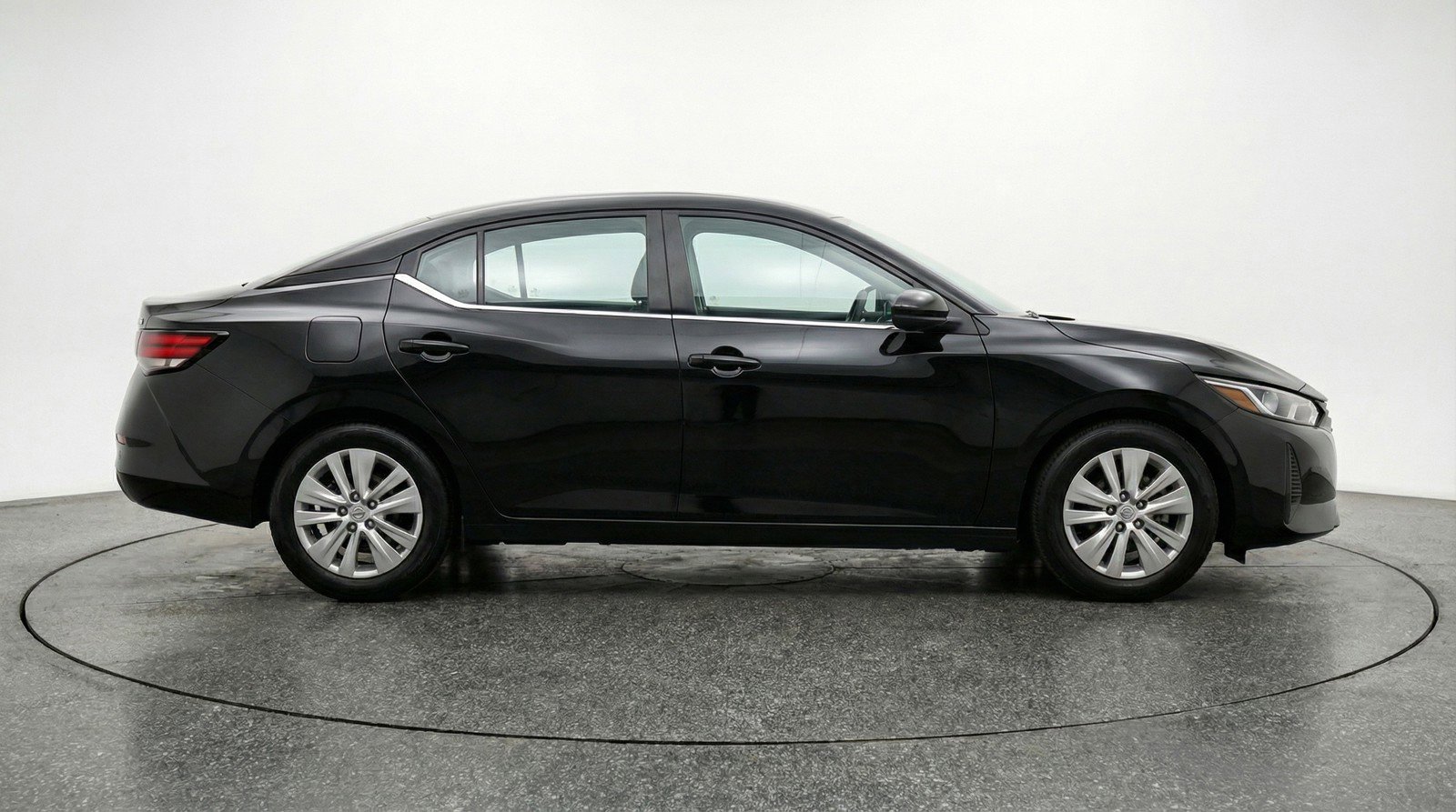 Used 2025 Nissan Sentra S image 11