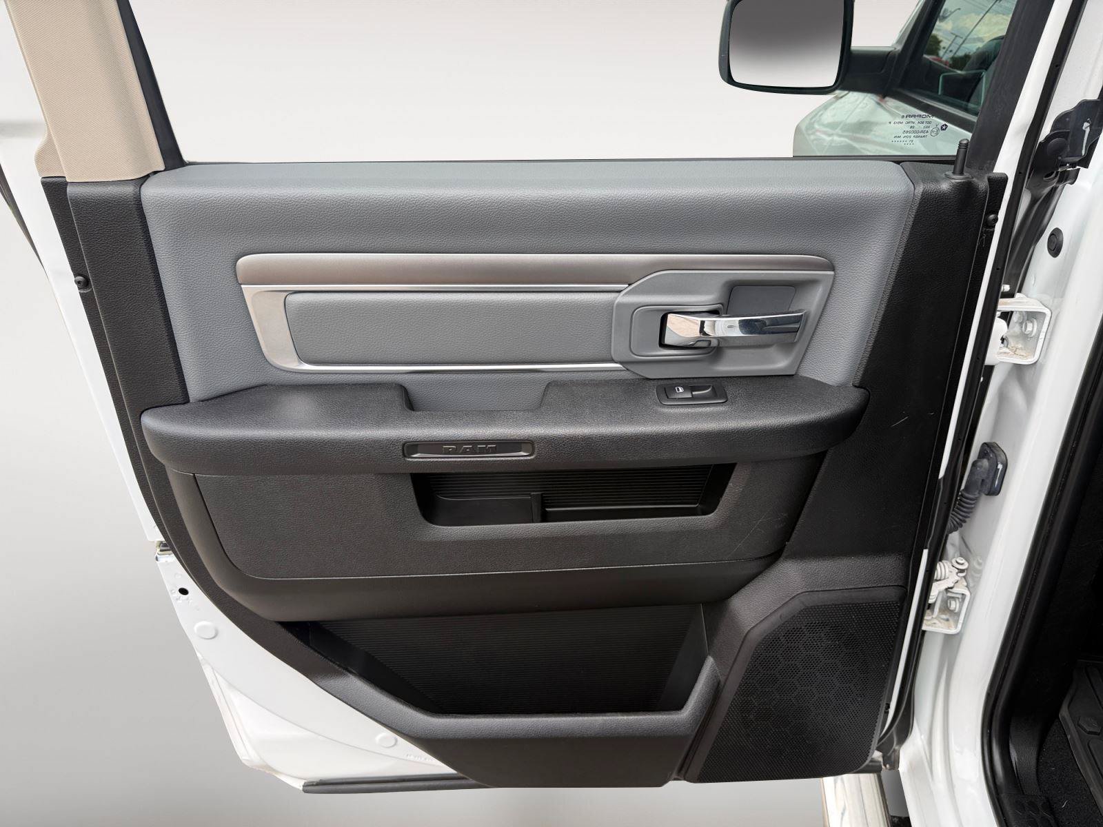 Used 2021 RAM 1500 Classic SLT w/ Protection Group AWD/4WD image 18