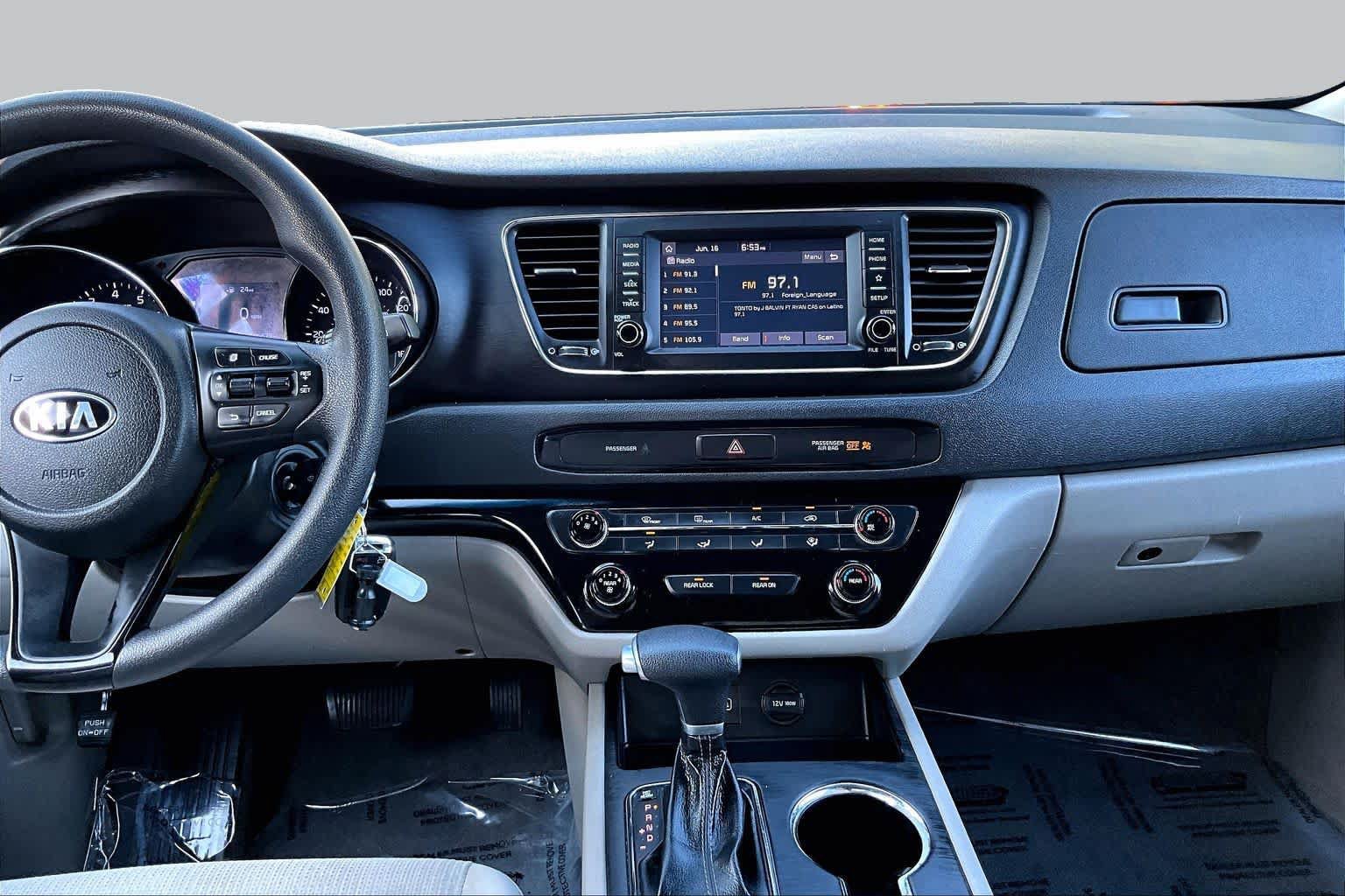 Used 2019 Kia Sedona LX FWD image 7