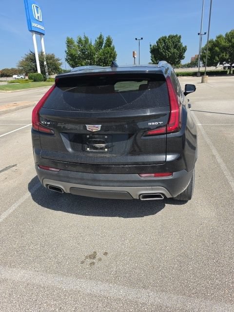 Used 2022 Cadillac XT4 Premium Luxury w/ Technology Package FWD image 6
