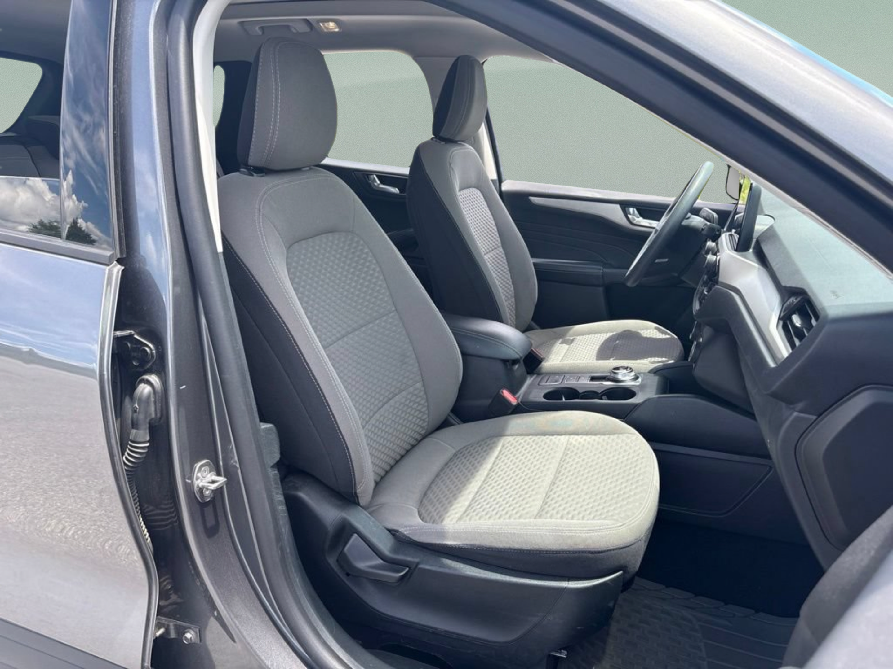 Used 2021 Ford Escape SE w/ SE Sport Appearance Package FWD image 26