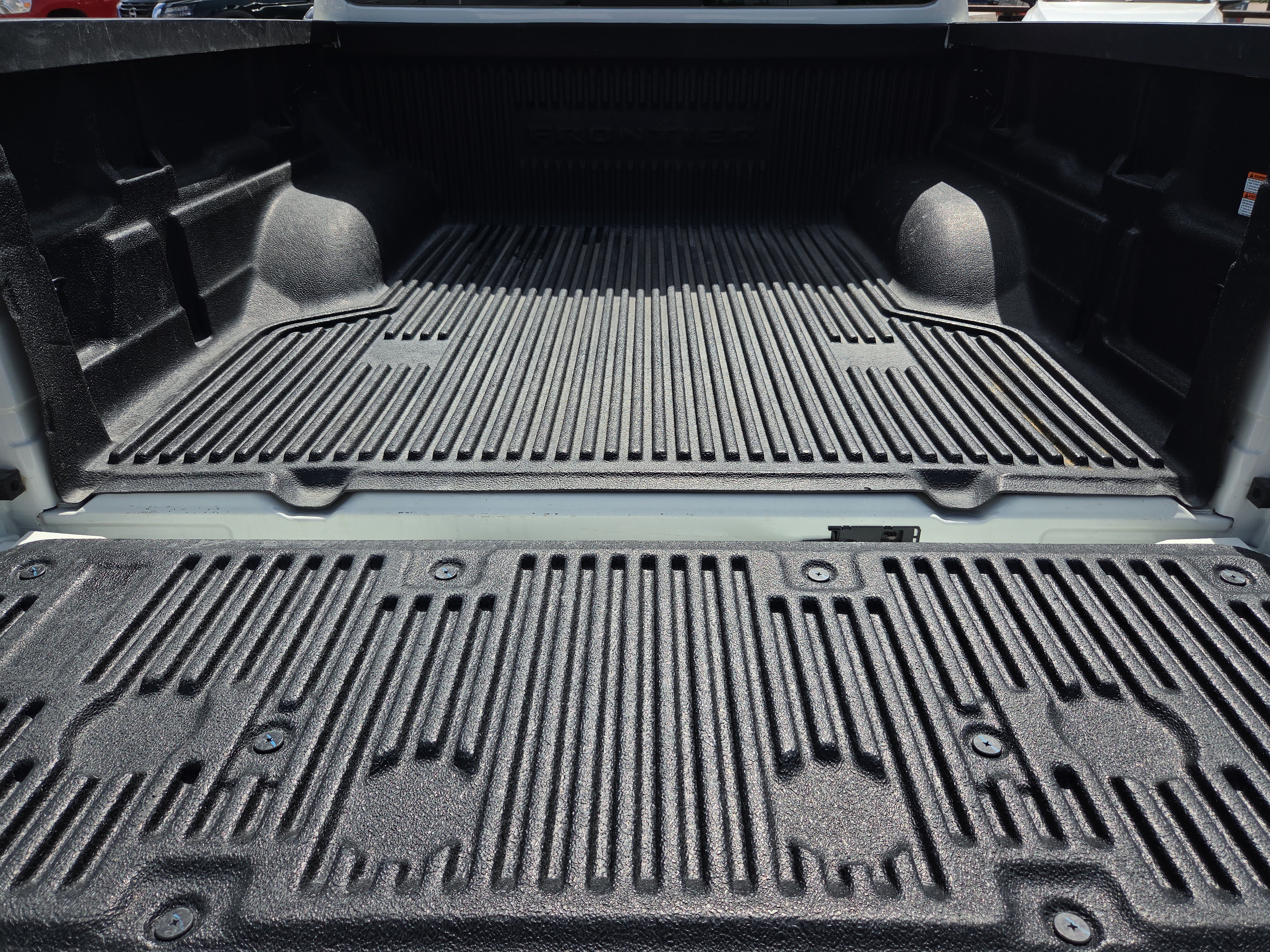Used 2026 Nissan Frontier PRO-4X AWD/4WD image 12