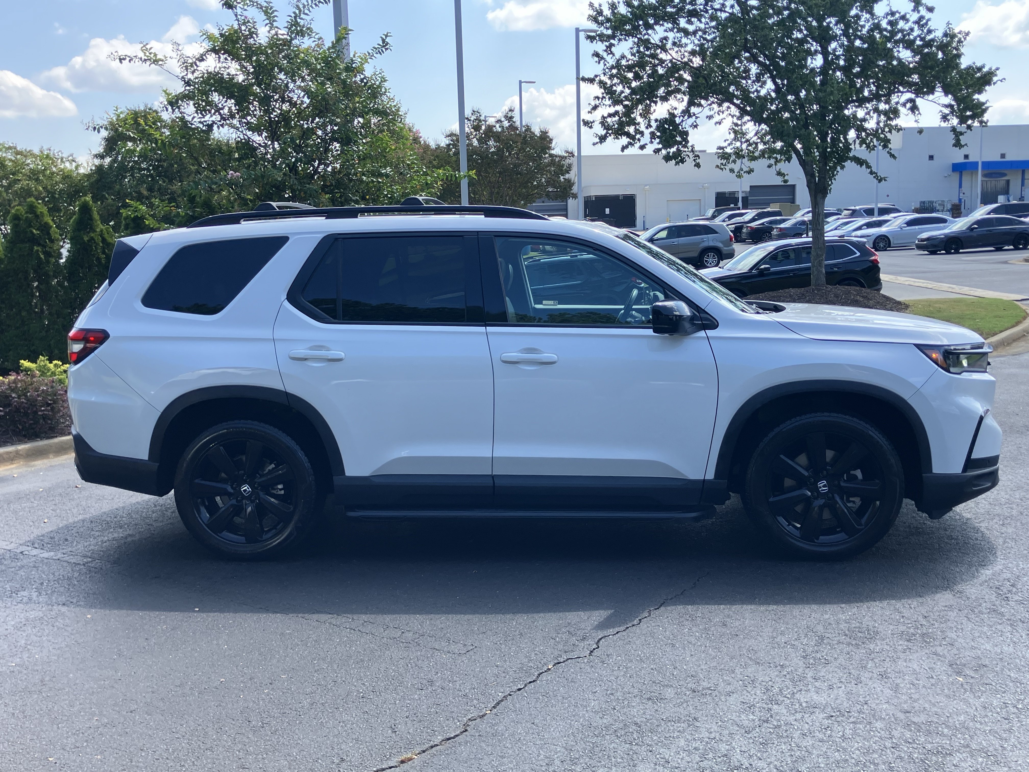 Certified 2025 Honda Pilot Black Edition image 11