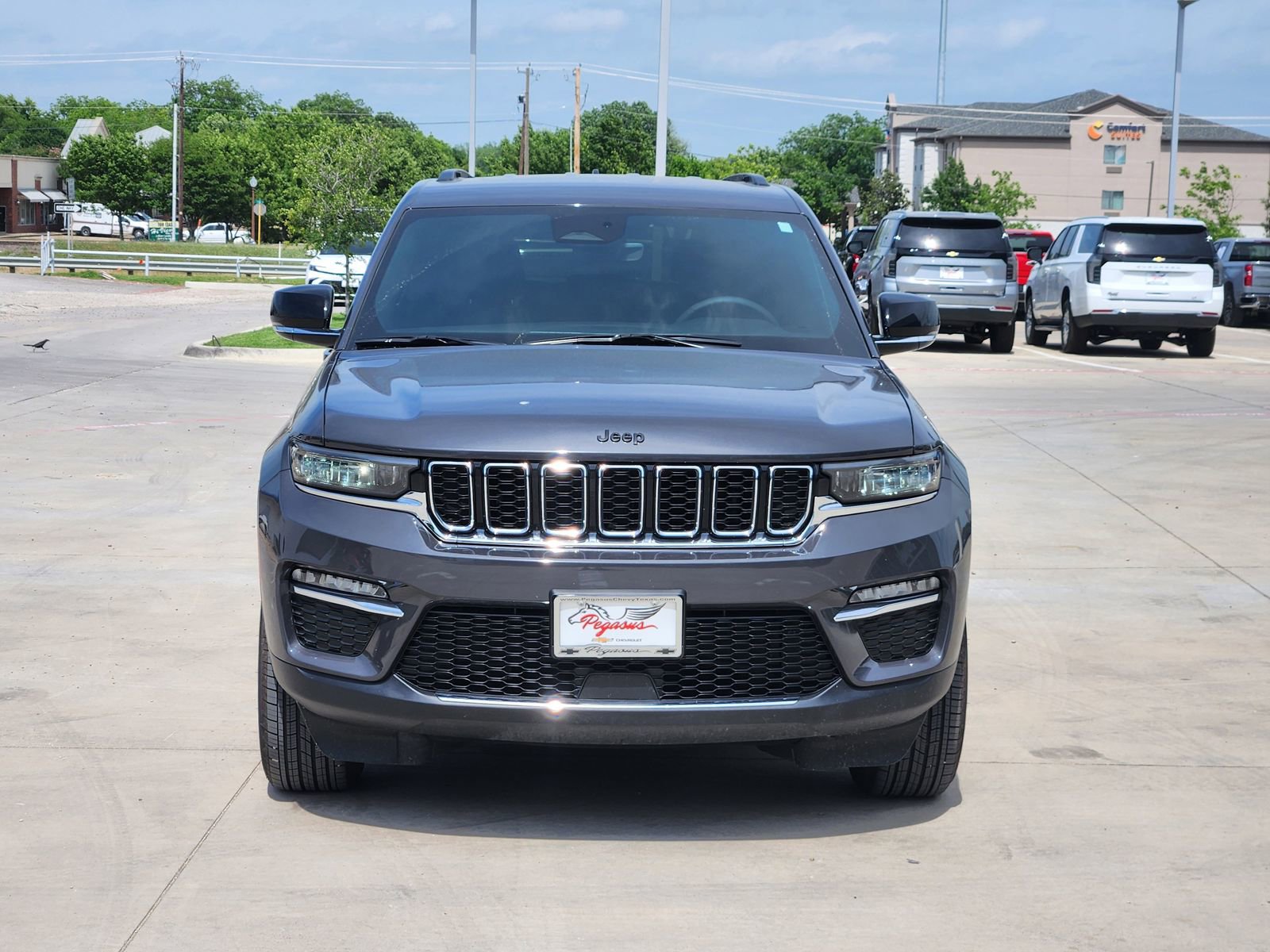 Used 2025 Jeep Grand Cherokee Limited RWD image 6
