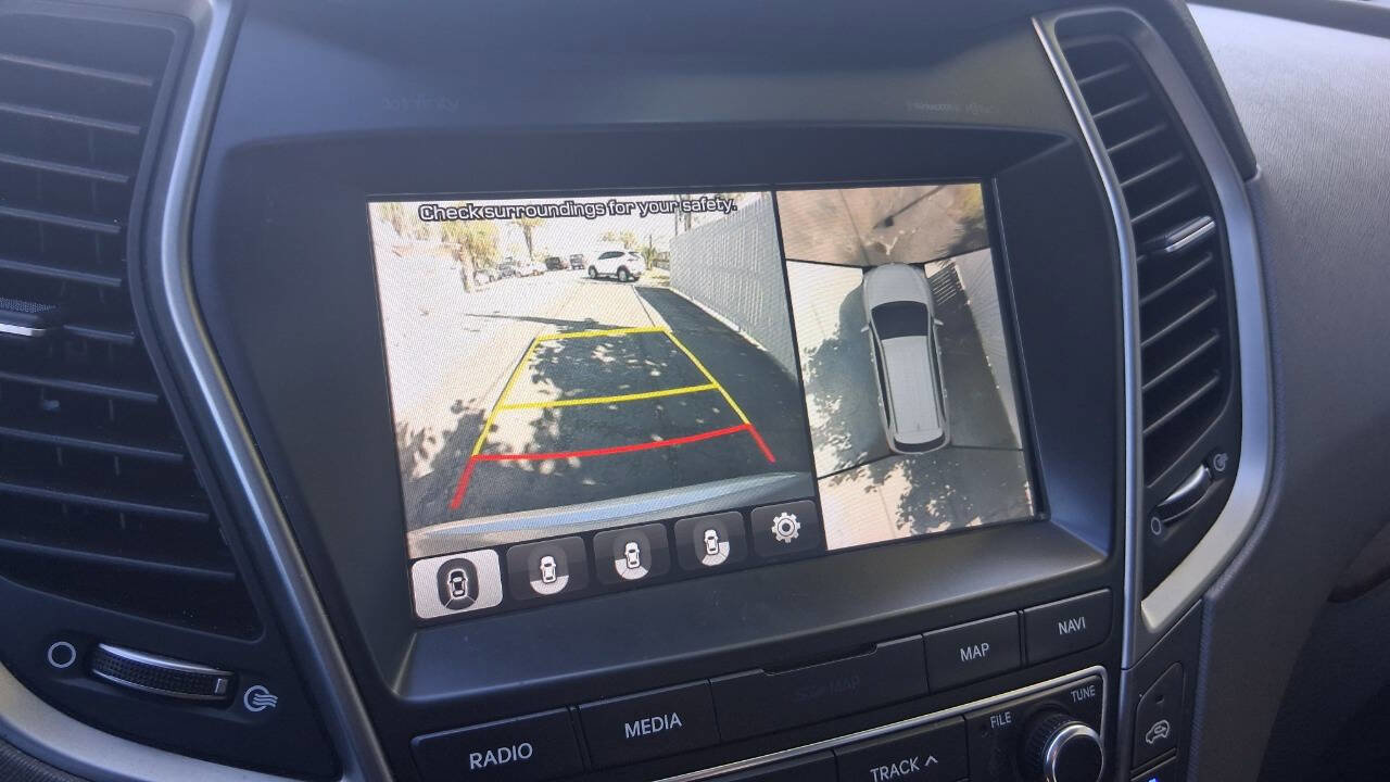 Used 2019 Hyundai Santa Fe XL image 9