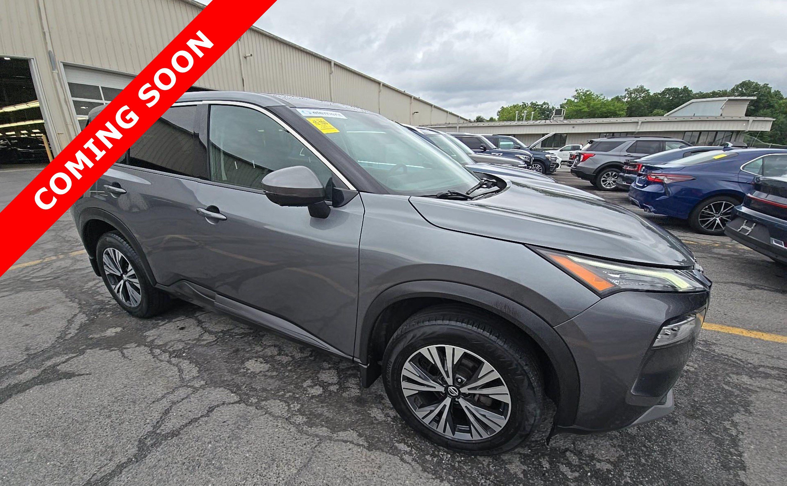 Used 2021 Nissan Rogue SV AWD/4WD image 3