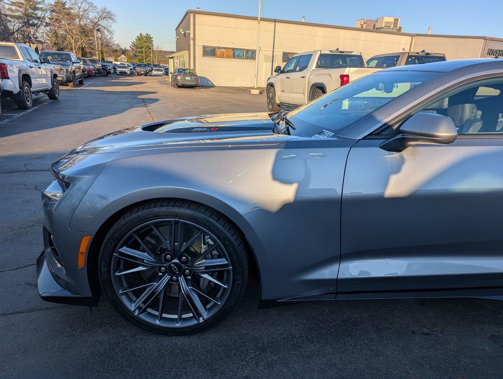 Used 2022 Chevrolet Camaro ZL1 image 2