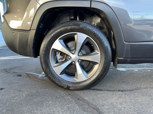 Used 2022 Jeep Cherokee Limited w/ Mopar Interior Package image 35