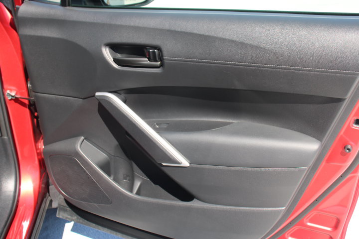 Used 2025 Toyota Corolla Cross AWD Hybrid w/ Moonroof Package image 17