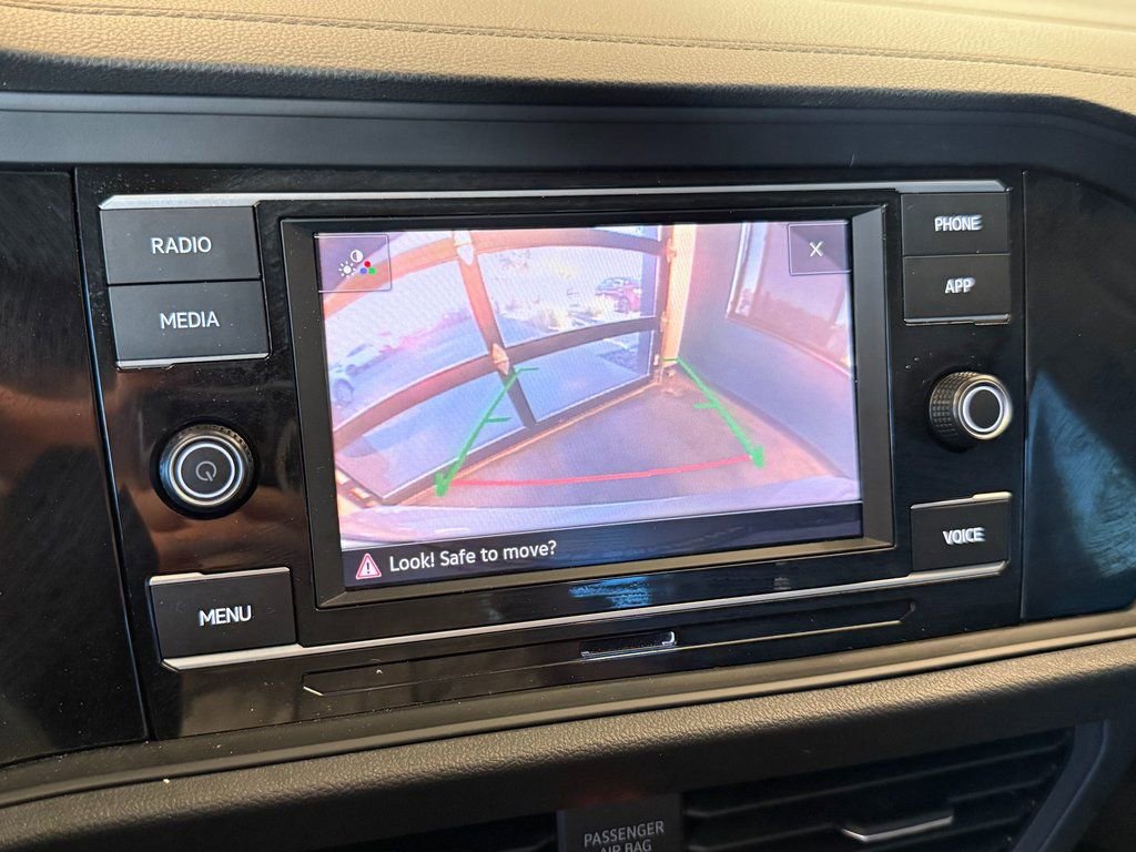 Used 2024 Volkswagen Jetta SE image 13