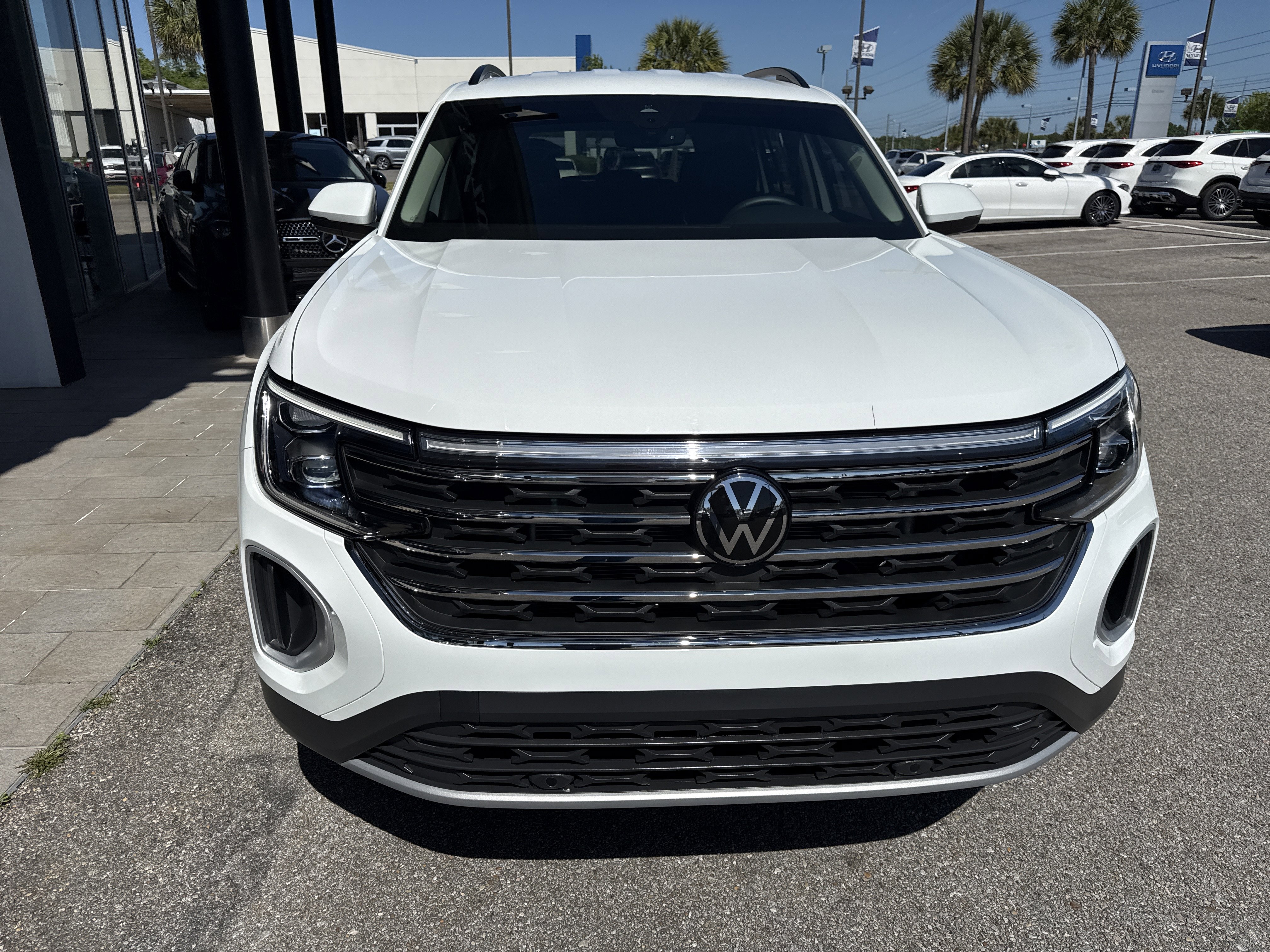 Used 2024 Volkswagen Atlas SE FWD image 6