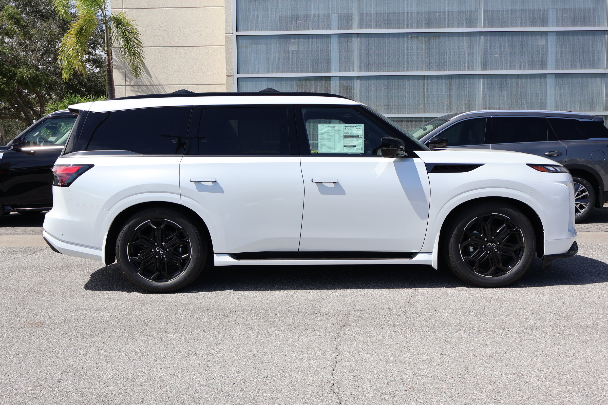 New 2026 INFINITI QX80 4WD image 7