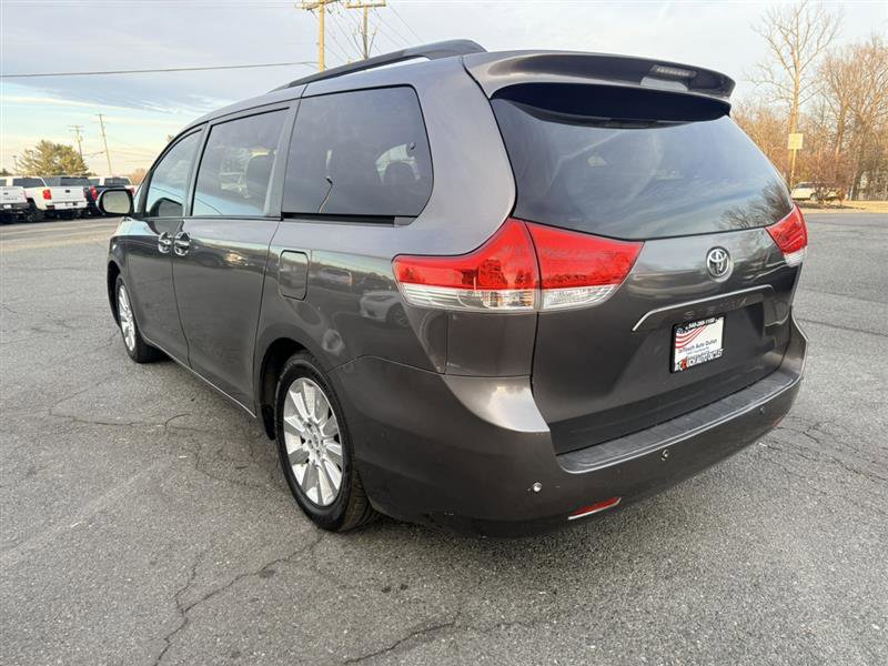Used 2013 Toyota Sienna Limited w/ Premium Pkg image 7