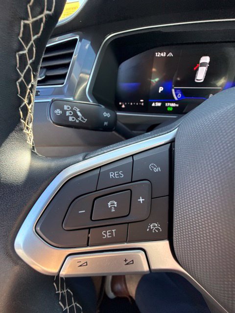 Used 2023 Volkswagen Tiguan SE w/ Panoramic Sunroof Package AWD/4WD image 21