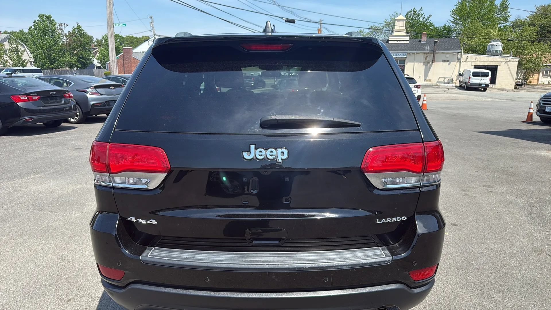 Used 2018 Jeep Grand Cherokee Laredo AWD/4WD image 8