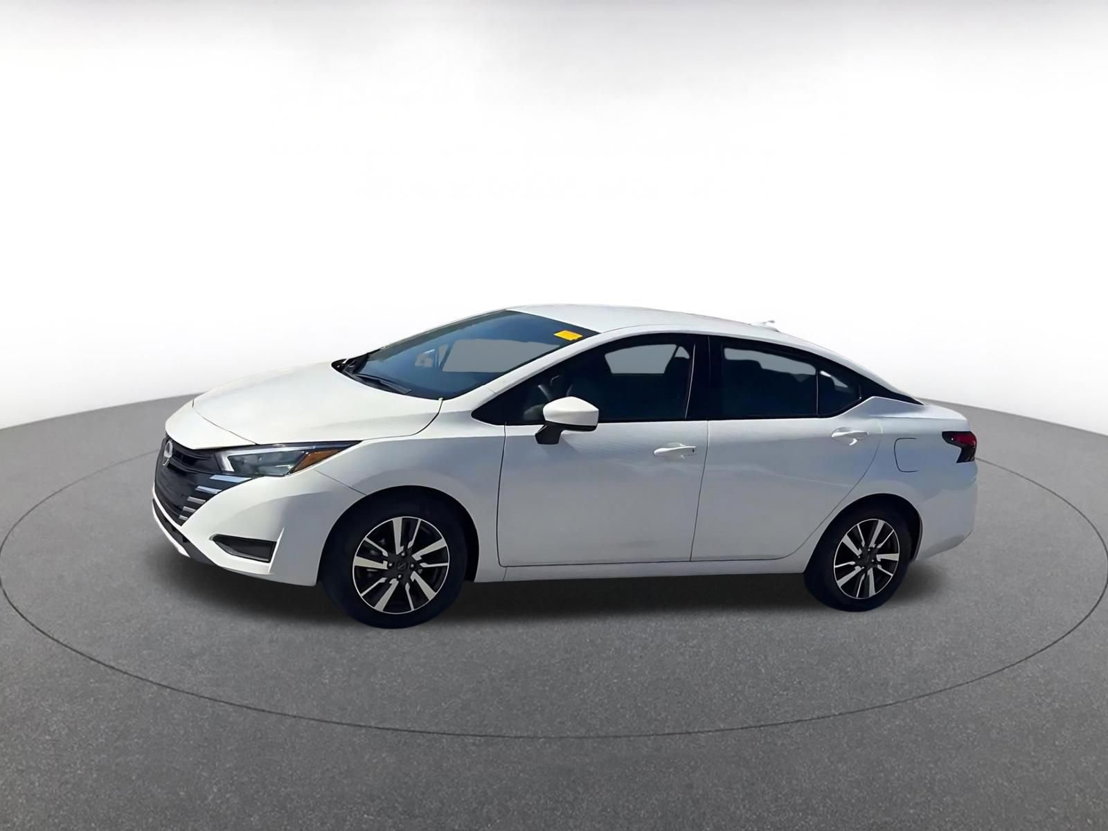 Used 2025 Nissan Versa SV image 8