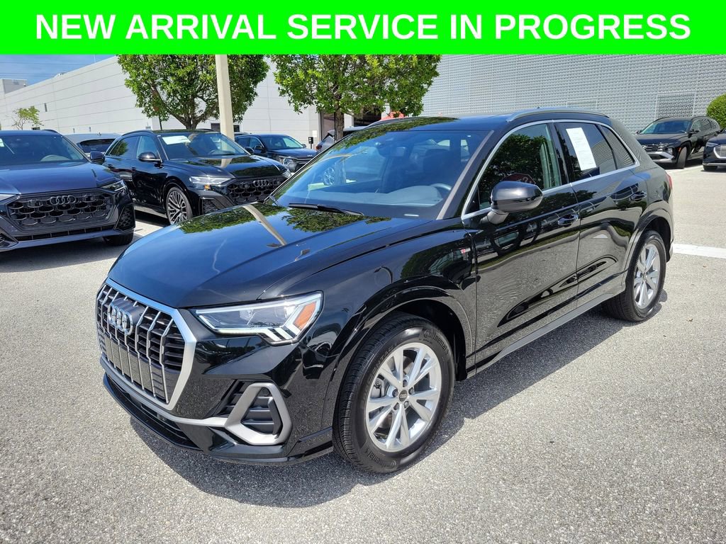 Certified 2025 Audi Q3 2.0T Premium w/ Convenience Package AWD/4WD image 2