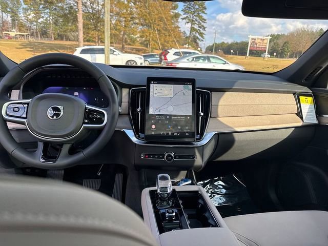 Used 2026 Volvo XC90 B5 Plus w/ Protection Package Premier image 15