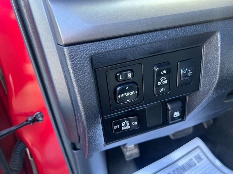 Used 2017 Toyota Tundra SR5 w/ SR5 Upgrade Package image 15