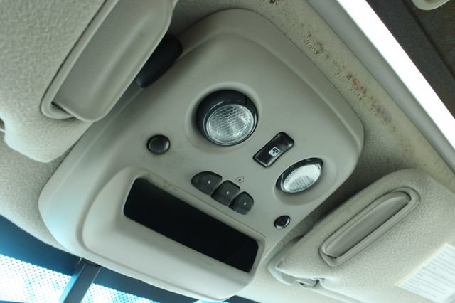 Used 2003 Chevrolet Avalanche 4x4 w/ Suspension Package, Off-Road image 19