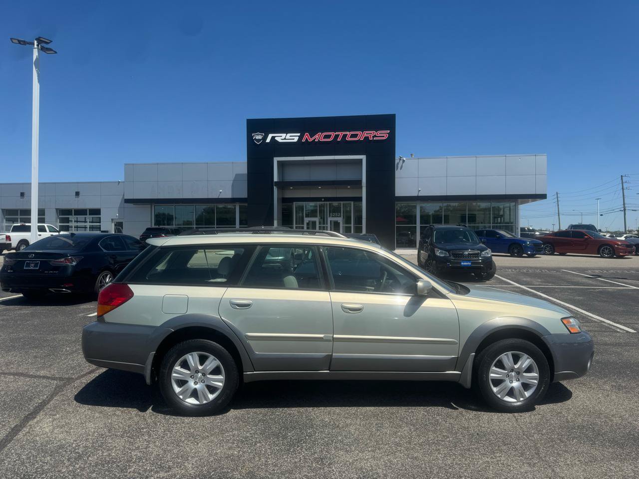 Used 2005 Subaru Outback 2.5i Limited AWD/4WD image 15