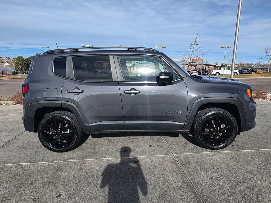 Used 2023 Jeep Renegade Altitude w/ Convenience Group I image 11