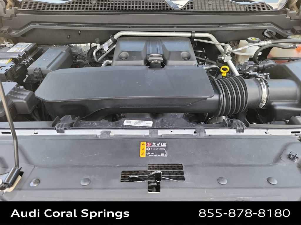 Used 2024 Chevrolet Colorado Trail Boss w/ Advanced Trailering Package AWD/4WD image 17