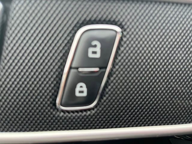 Used 2020 Ford Explorer XLT w/ Equipment Group 202A image 11