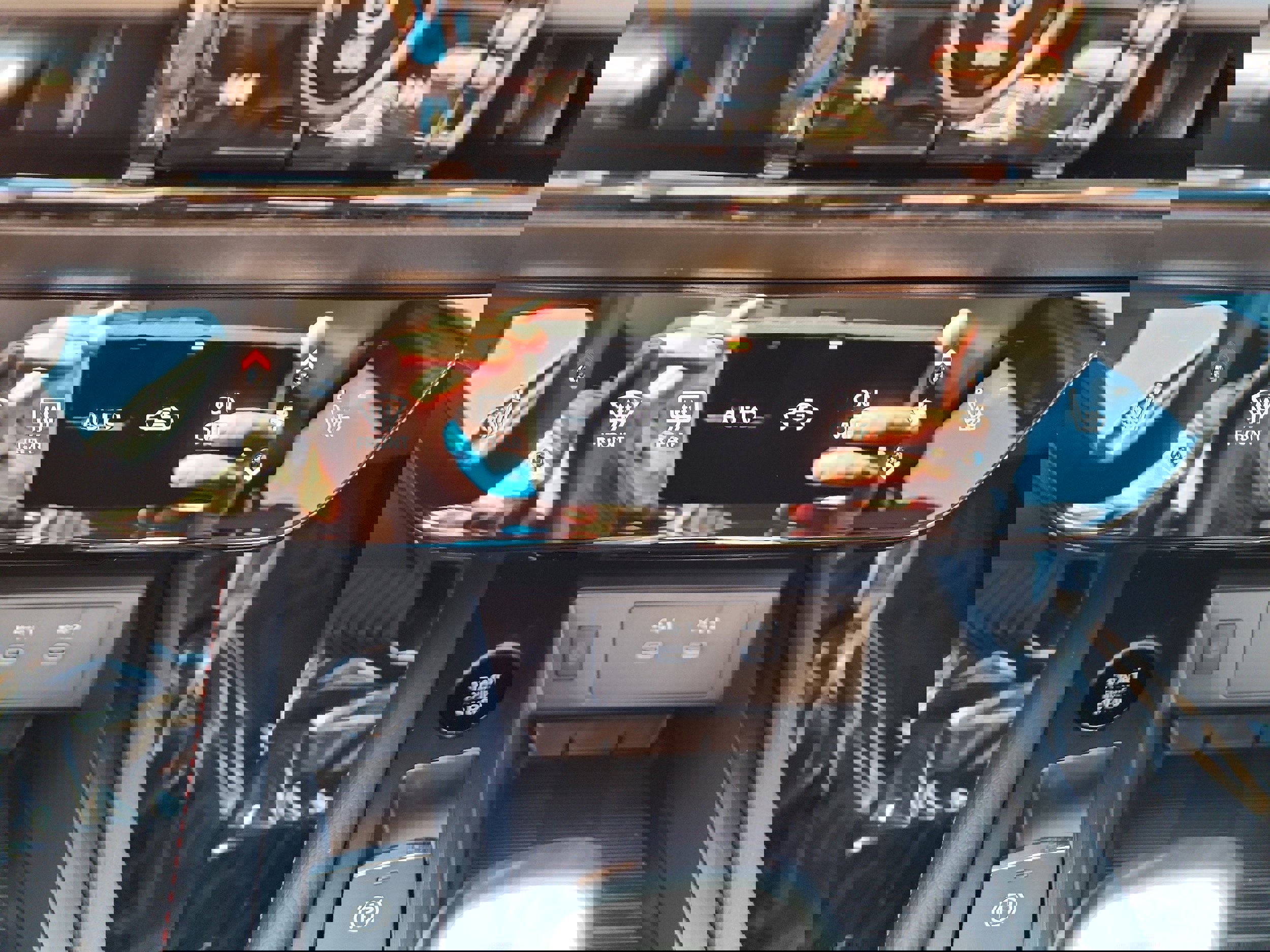 New 2026 Nissan Kicks SR w/ Cold Weather Package image 14