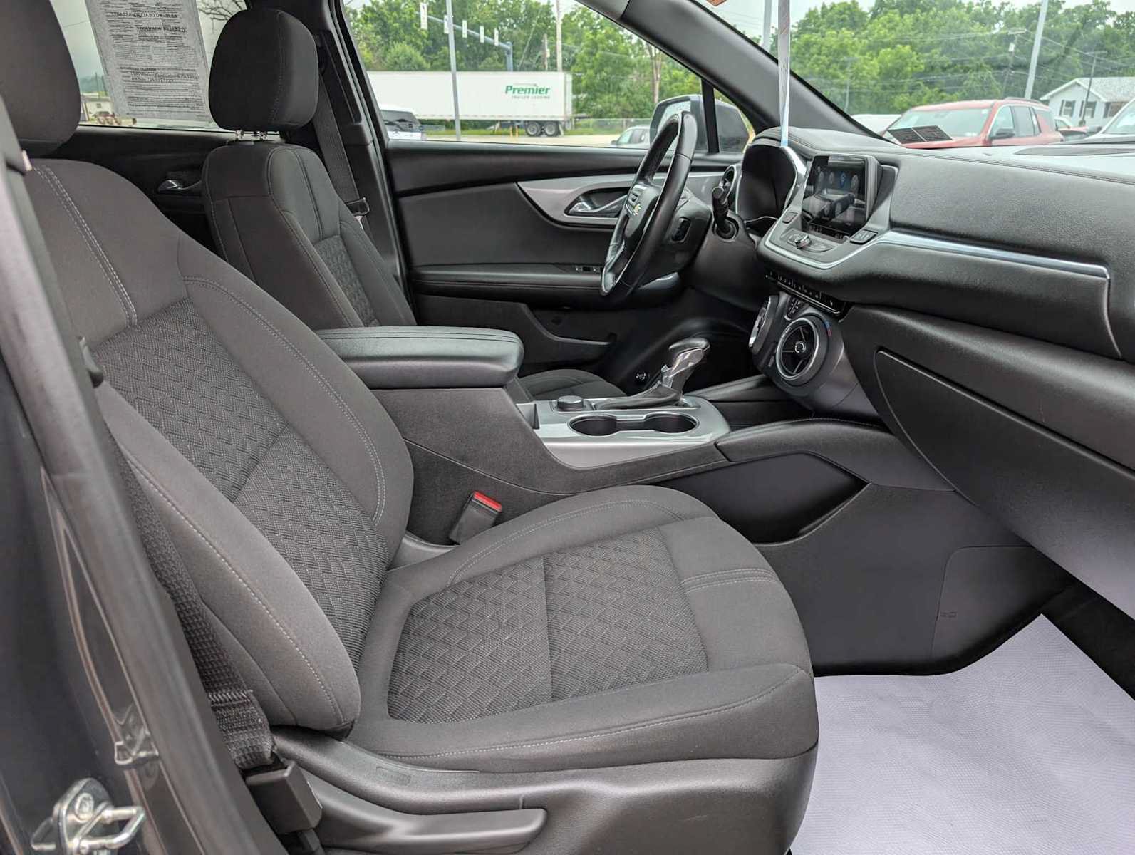 Used 2019 Chevrolet Blazer LT AWD/4WD image 40