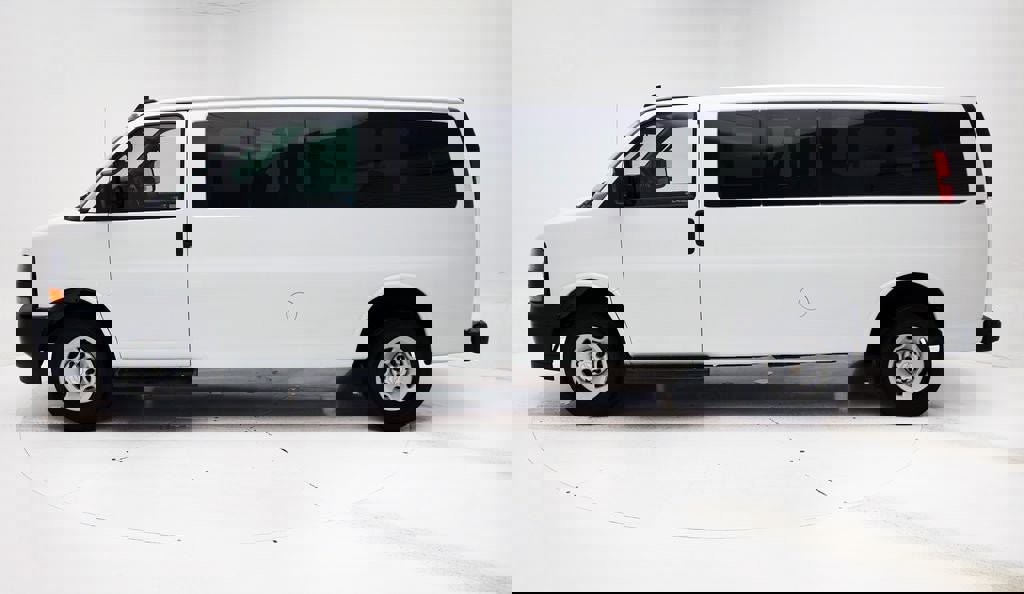 Used 2023 Chevrolet Express 3500 LS image 5